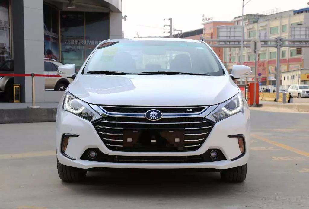 众泰e200和五菱宏光mini哪个好,库存众泰e200敢不敢买