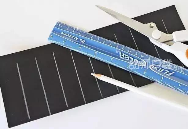 一把高颜值剪刀,怎么做好看的新年剪纸