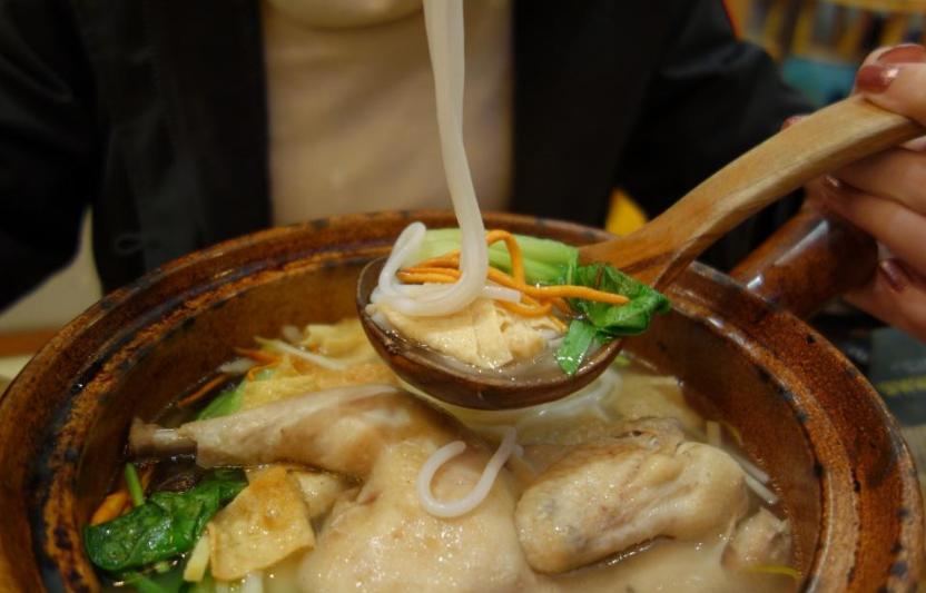 圣诞节热恋生活日记，开着轩逸陪女朋友搜集北京的圣诞树