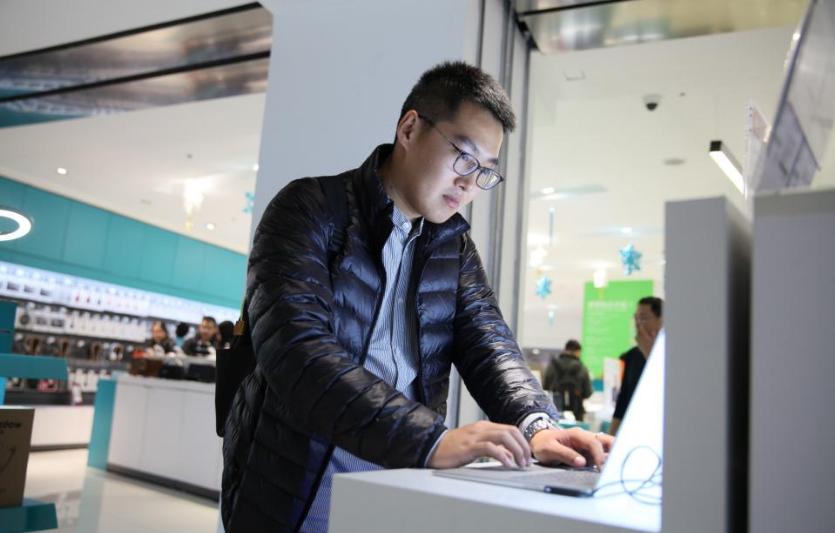 圣诞节热恋生活日记，开着轩逸陪女朋友搜集北京的圣诞树