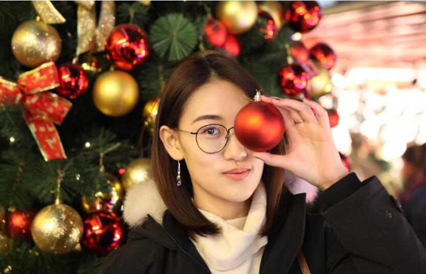 圣诞节热恋生活日记，开着轩逸陪女朋友搜集北京的圣诞树