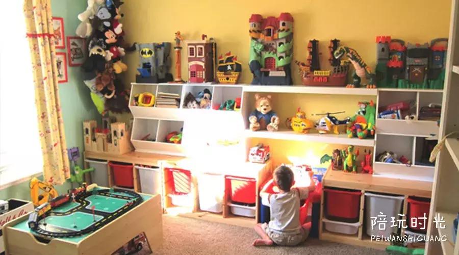 用纸箱搭建梦幻城堡,箱子做一个房子给孩子玩