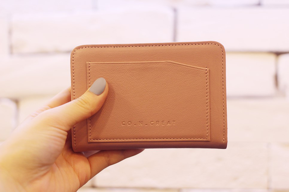 女士钱包选什么颜色会发财,女士一般用什么颜色的钱包好风水