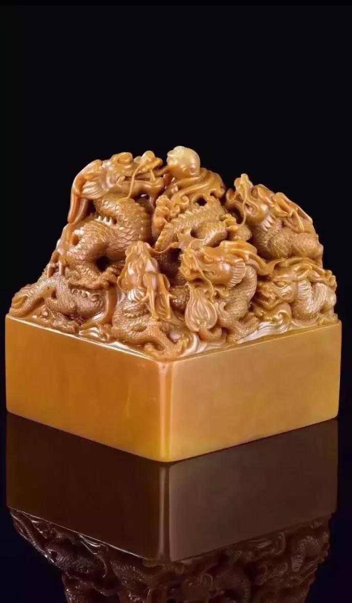 田黄石印章鉴别方法及价格,田黄石素面六面小印章价值