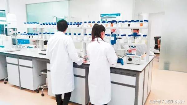 郑爽爸爸卖面膜称支持公益,小品牌的面膜跟大品牌有多大差别?