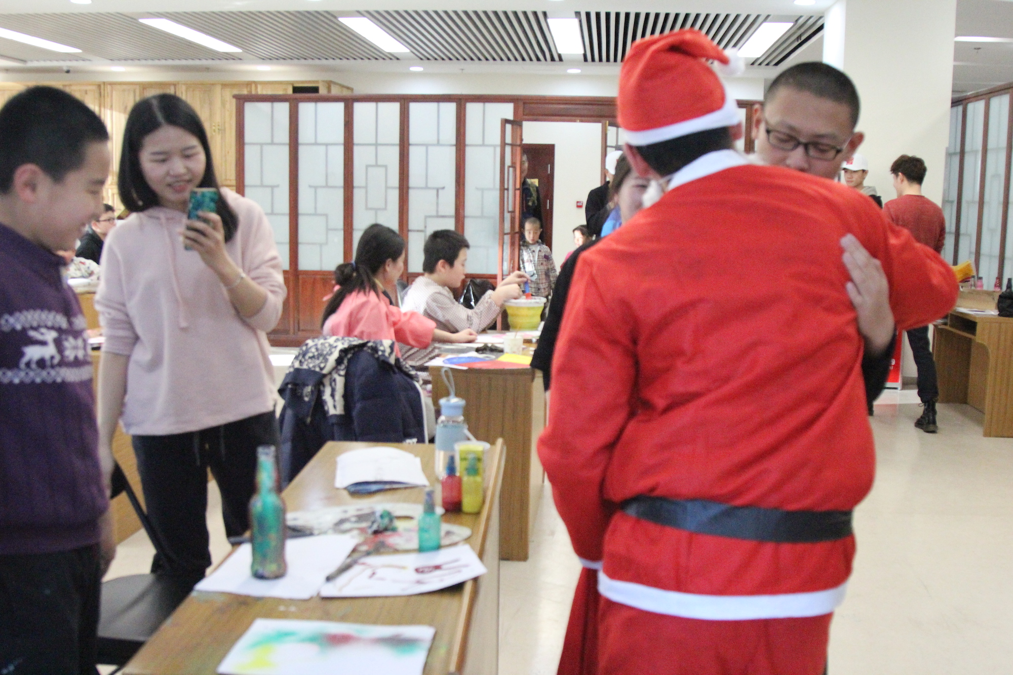 关爱自闭症儿童,关爱被遗弃孩子