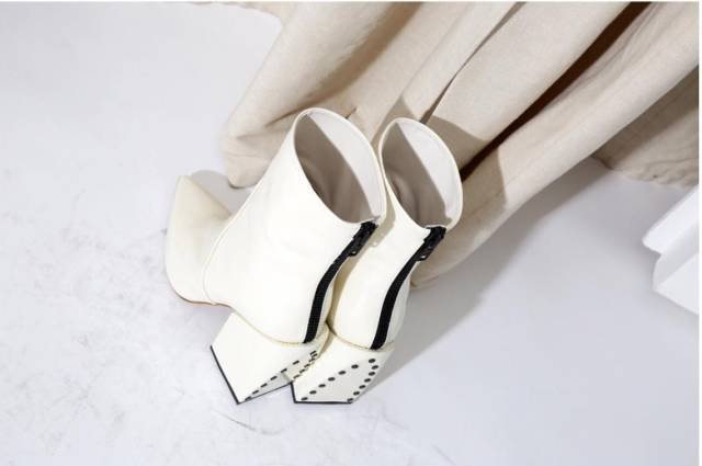 3000块能买到鞋子的品牌,同样的预算你买爆款靴还是小众靴