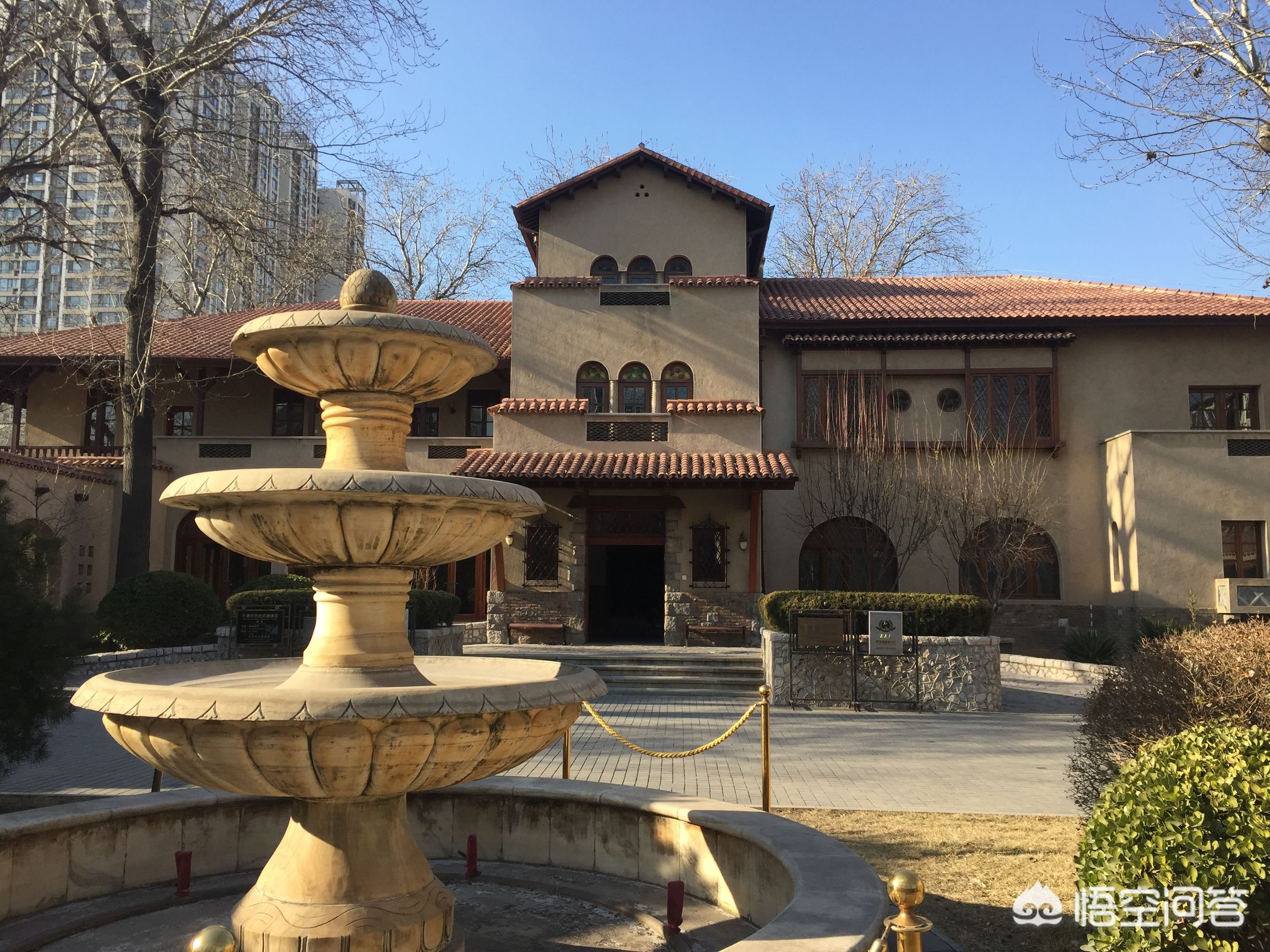 溥仪的妻子文绣和婉容照片,溥仪文绣婉容三人真实容貌