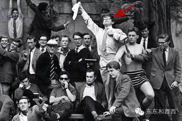 霍金到底是天才还是疯子,霍金是数学天才么