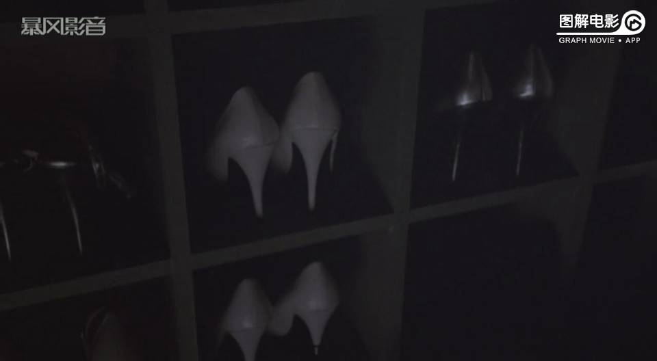 图解香艳女同片《惊世狂花》，女主太帅，看的我都快弯了