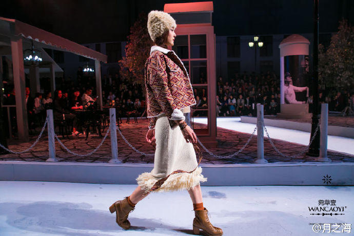 吉克隽逸同款亮片西服,吉克隽逸深v西装