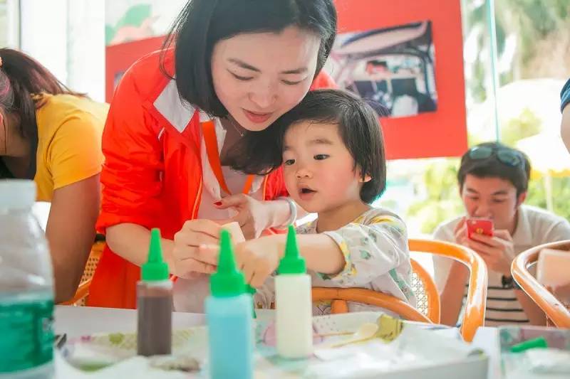 宝马疯了吗？请了5个辣妈带娃来试驾！（超级彩蛋在结尾）