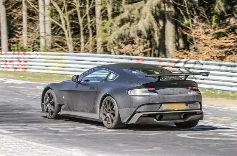 车闻联播伪装不撤，“友谊的小船说翻就翻”！