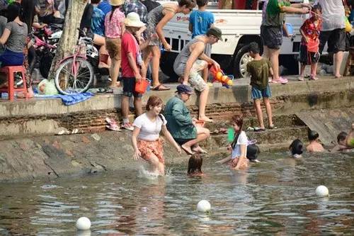 火线狂欢值得买吗,火线狂欢节游戏视频