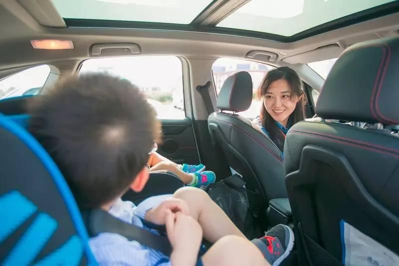 宝马疯了吗？请了5个辣妈带娃来试驾！（超级彩蛋在结尾）