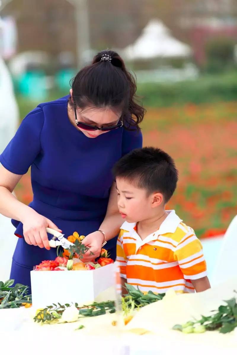 宝马疯了吗？请了5个辣妈带娃来试驾！（超级彩蛋在结尾）