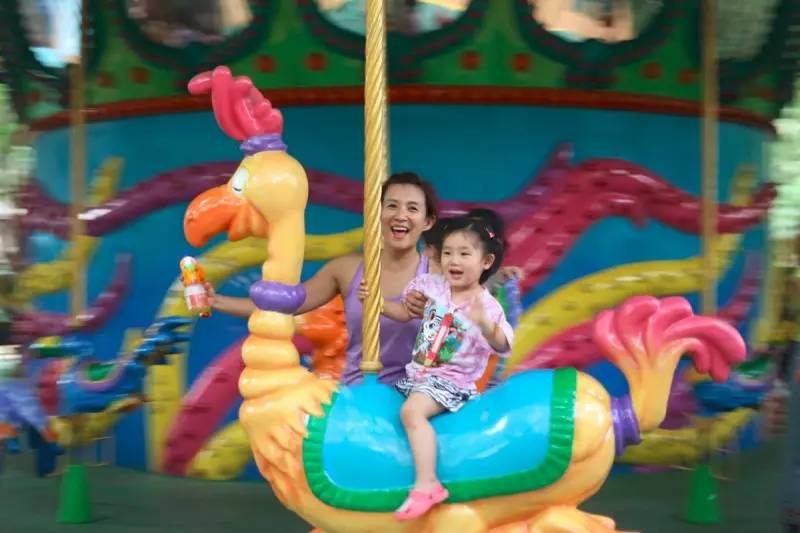 宝马疯了吗？请了5个辣妈带娃来试驾！（超级彩蛋在结尾）