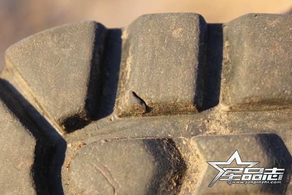 07式军靴和17式军靴对比,中国陆军07式军靴