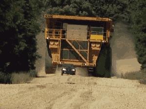 搞笑gif趣图这回头一笑绝了,张译笑得喷饭gif