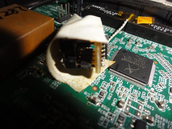 路由器改64MB内存+8MBFLASH+USB跑DD-WRT