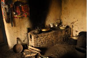 本就是一穷二白，又摊上这样一个赌鬼老公，她该何去何从！