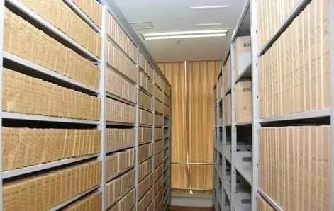 工作后想看自己档案怎么办,工作变动后如何调档案