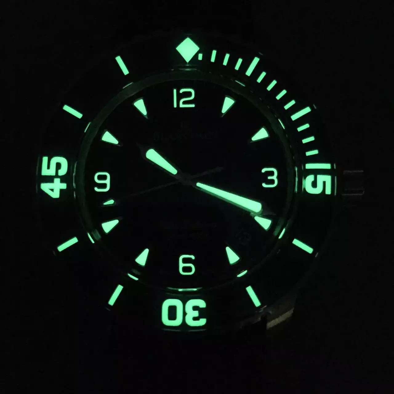 高端复刻表能看出来假的吗 (几百块的复刻表是真的吗)