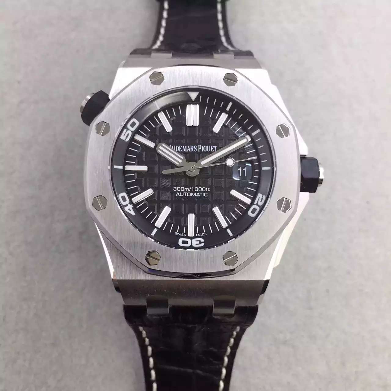 高端复刻表能看出来假的吗 (几百块的复刻表是真的吗)