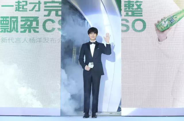 发光肌已不够特别!让柔顺亮泽秀发成为你新的魅力点!