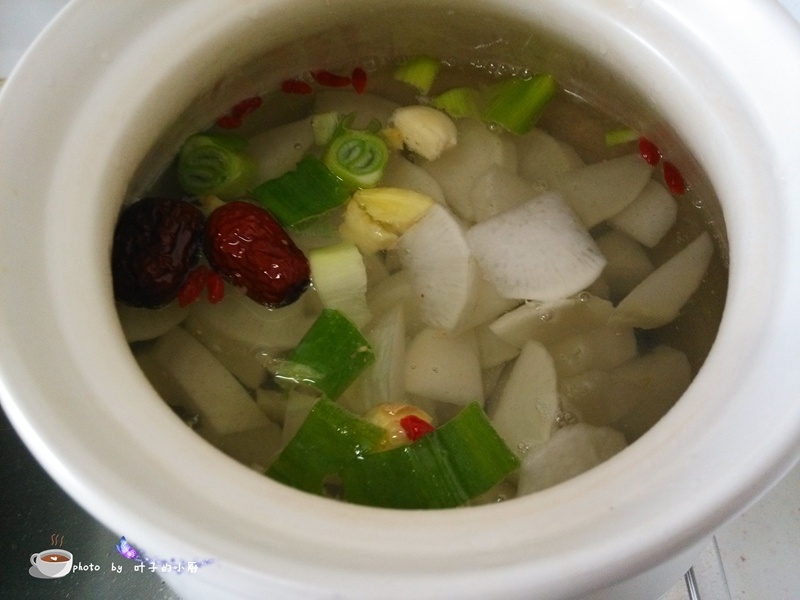 棒骨汤加包菜怎么好吃入味,原味棒骨汤怎么炖才最营养