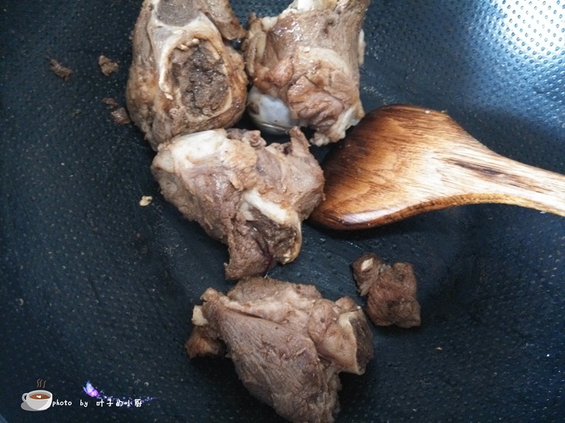 棒骨汤加包菜怎么好吃入味,原味棒骨汤怎么炖才最营养