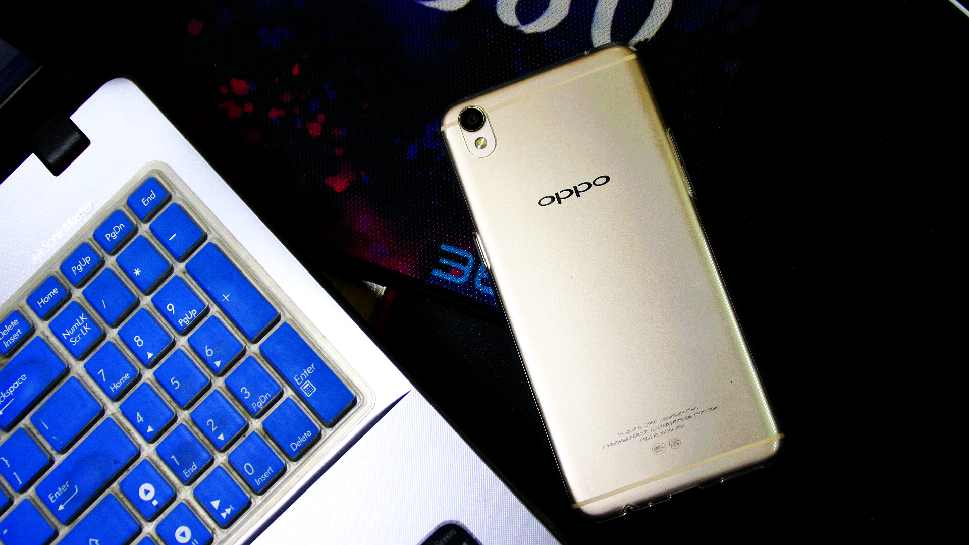 杨幂李易峰代言的手机oppo,李易峰代言oppo手机现在的价格