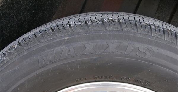 轮胎的胎压标识的含义是什么,轮胎上标示速度45l是多少