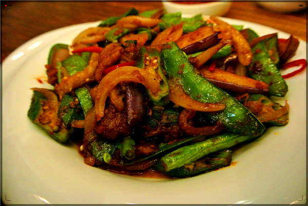 马来西亚巴生肉骨茶最正宗的做法,新加坡十二道锋味推荐的肉骨茶