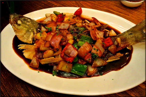 马来西亚巴生肉骨茶最正宗的做法,新加坡十二道锋味推荐的肉骨茶