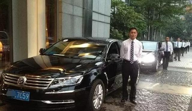 劳斯莱斯高端奢华吗,劳斯莱斯顶级奢华