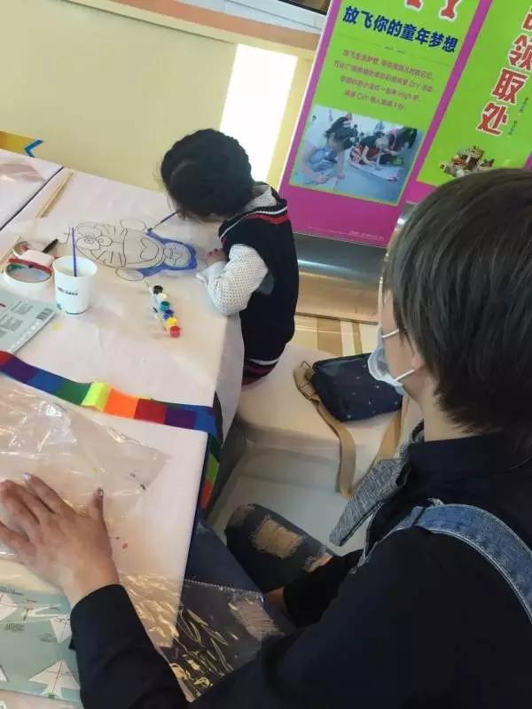 你是准备来看网红的还是来避暑的？今天万达起码华氏38度！