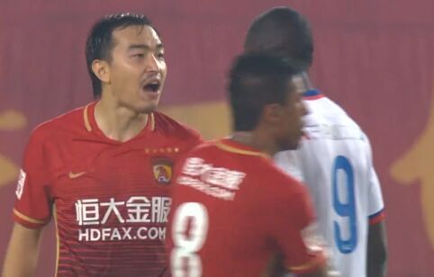 登巴巴冯潇霆,登巴巴飞踹冯潇霆视频