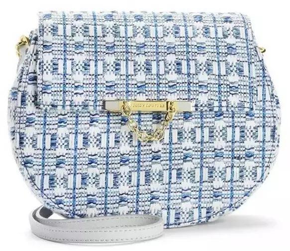 我跟与倪妮做邻居的姐姐聊了聊，她买菜时都背什么包