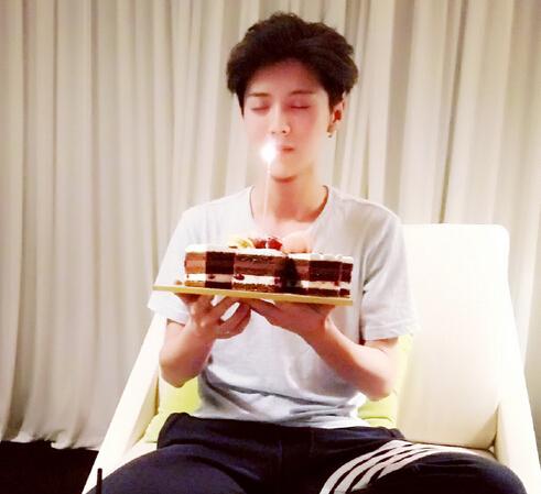 鹿晗今年生日什么时候,鹿晗420分钟演唱会