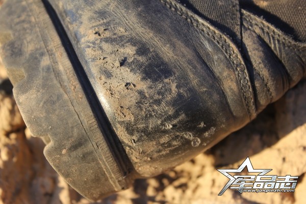 07式军靴和17式军靴对比,中国陆军07式军靴