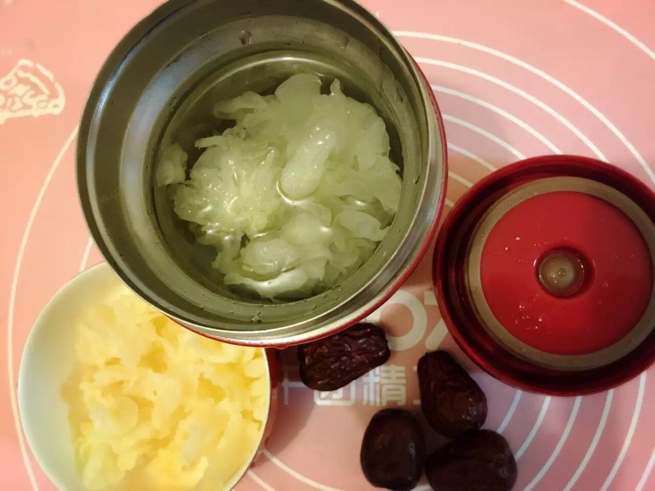 银耳红枣汤之焖烧罐做法