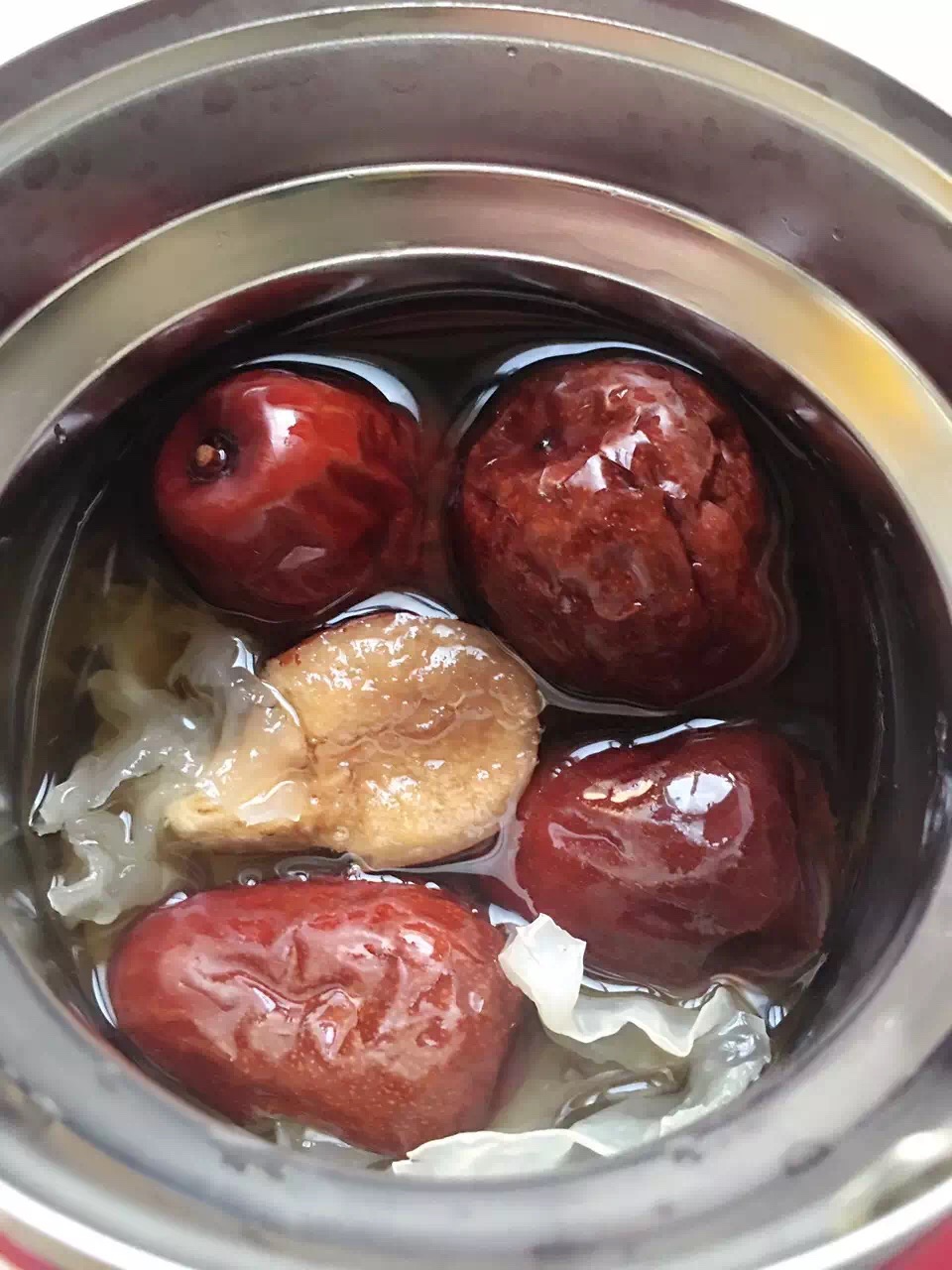 银耳红枣汤之焖烧罐做法
