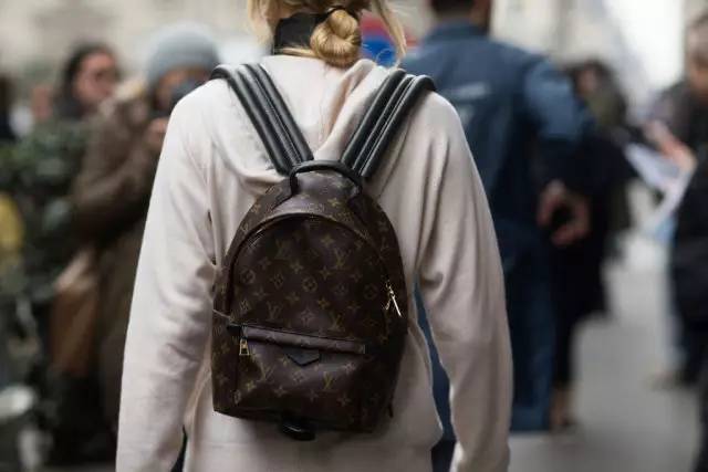 “半小时遇到4个同款”|留学生撞包大调查