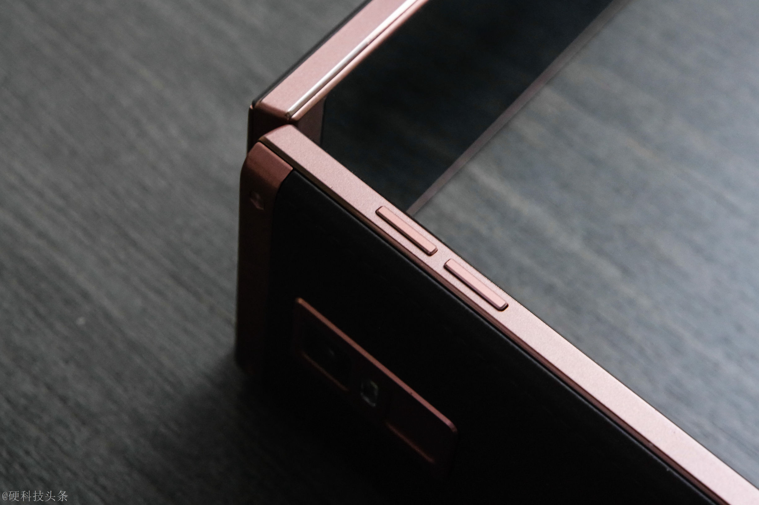 金立翻盖手机w909哪年上市,金立翻盖款w919开箱