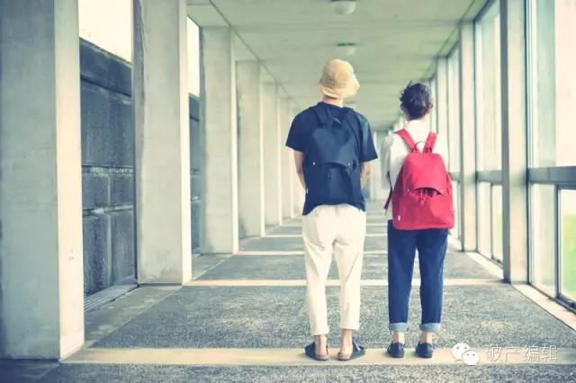 人山人海你需要一只双肩包脱颖而出