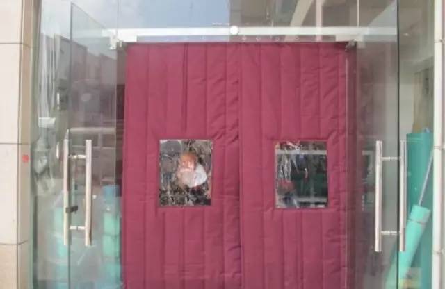 5岁男童被毁容,小孩被雨伞划伤