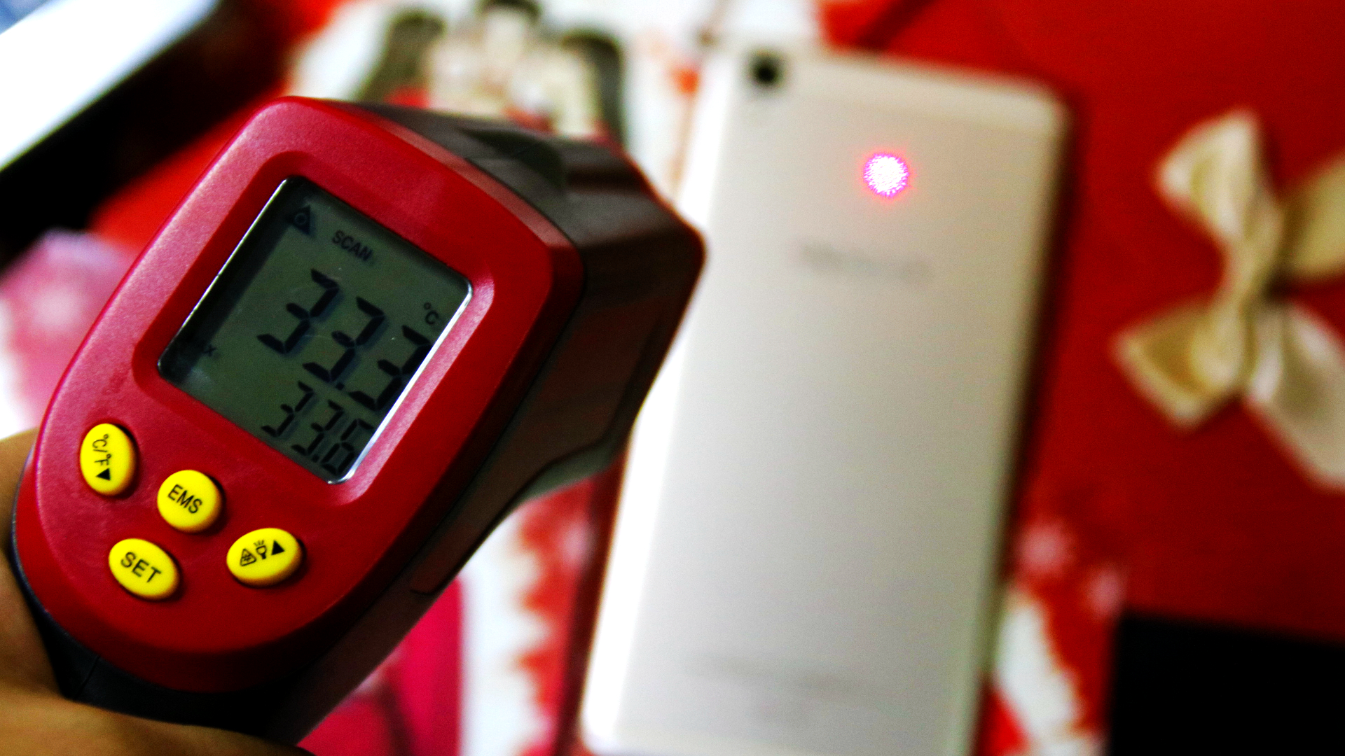 杨幂李易峰代言的手机oppo,李易峰代言oppo手机现在的价格