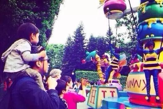 曼莉专栏｜葡萄*妞小**随妈游日本