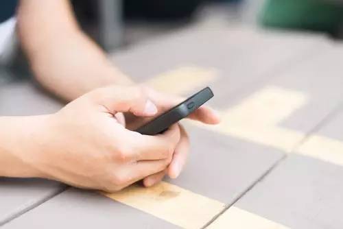 微博微信朋友圈差别太大,微信与facebook的区别